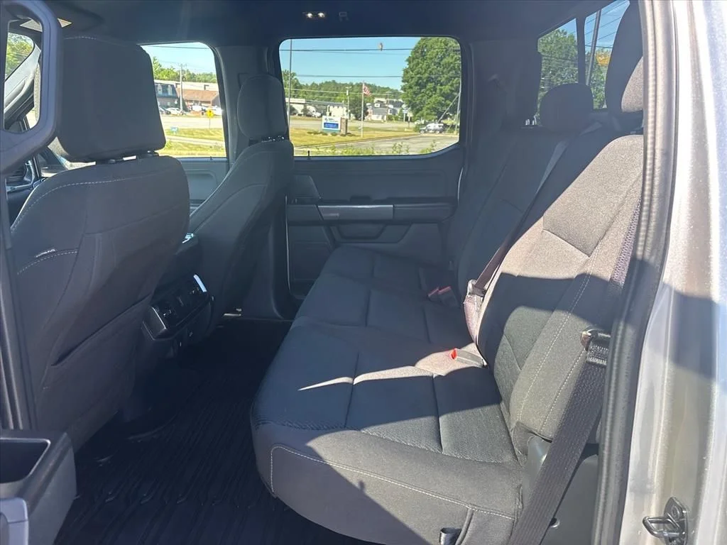 Used 2023 Silver Ford XLT image 17