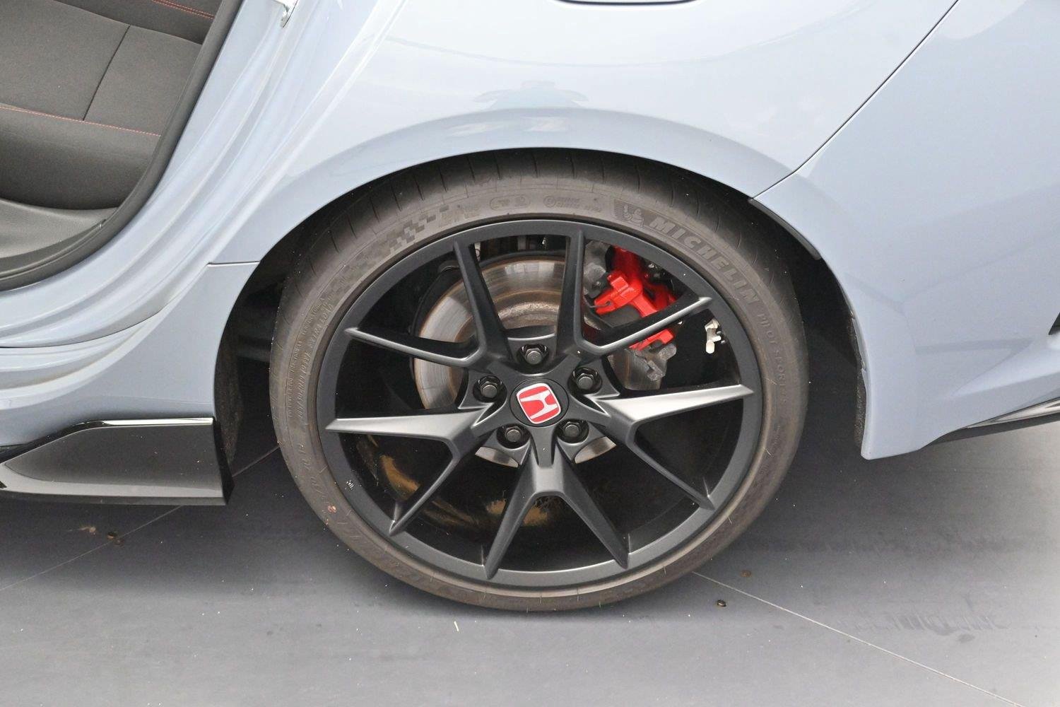 Used 2024 Sonic Gray Pearl Honda Type R image 29