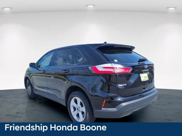Used 2022 Black Ford SE image 13