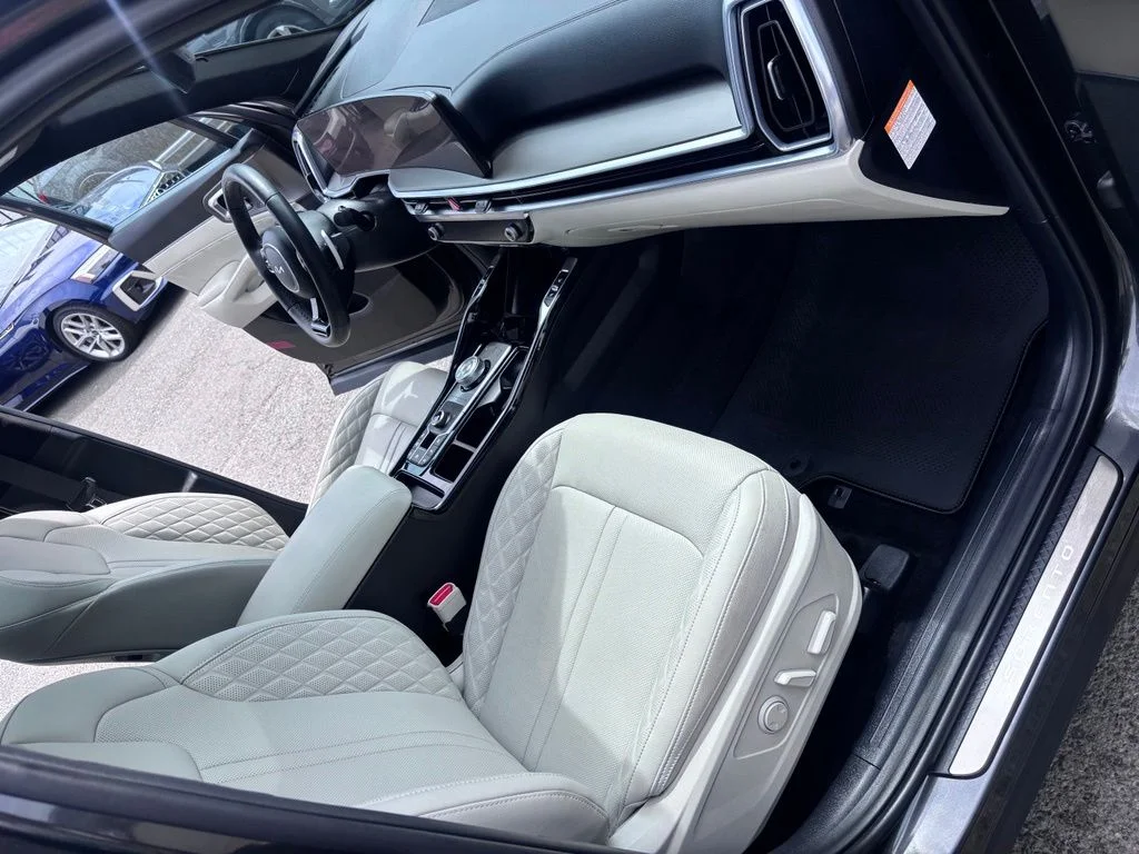 Used 2025 Gray Kia SX Prestige image 33