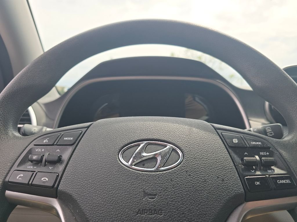 Used 2019 White Hyundai Value image 23