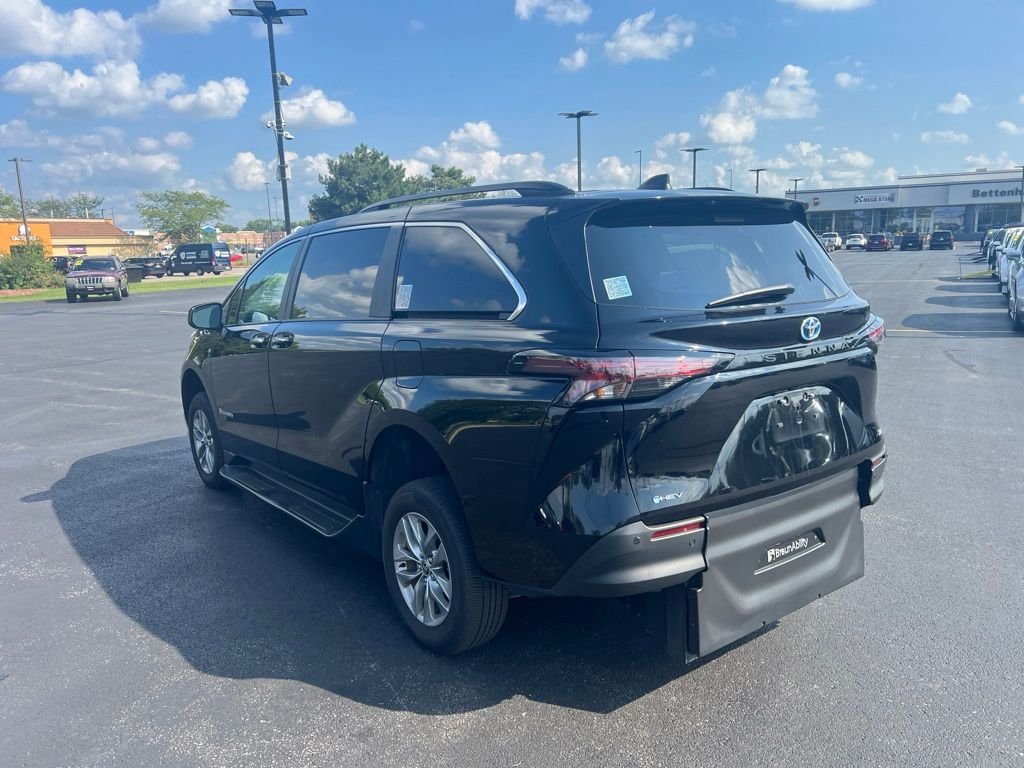 Used 2025 Black Toyota XLE image 4
