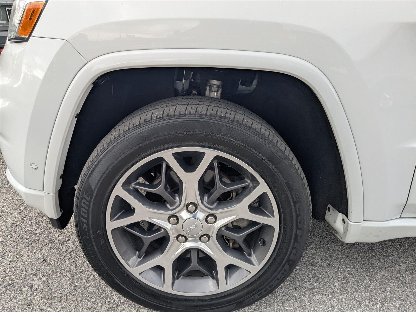 Used 2019 Bright White Clearcoat Jeep Overland image 9