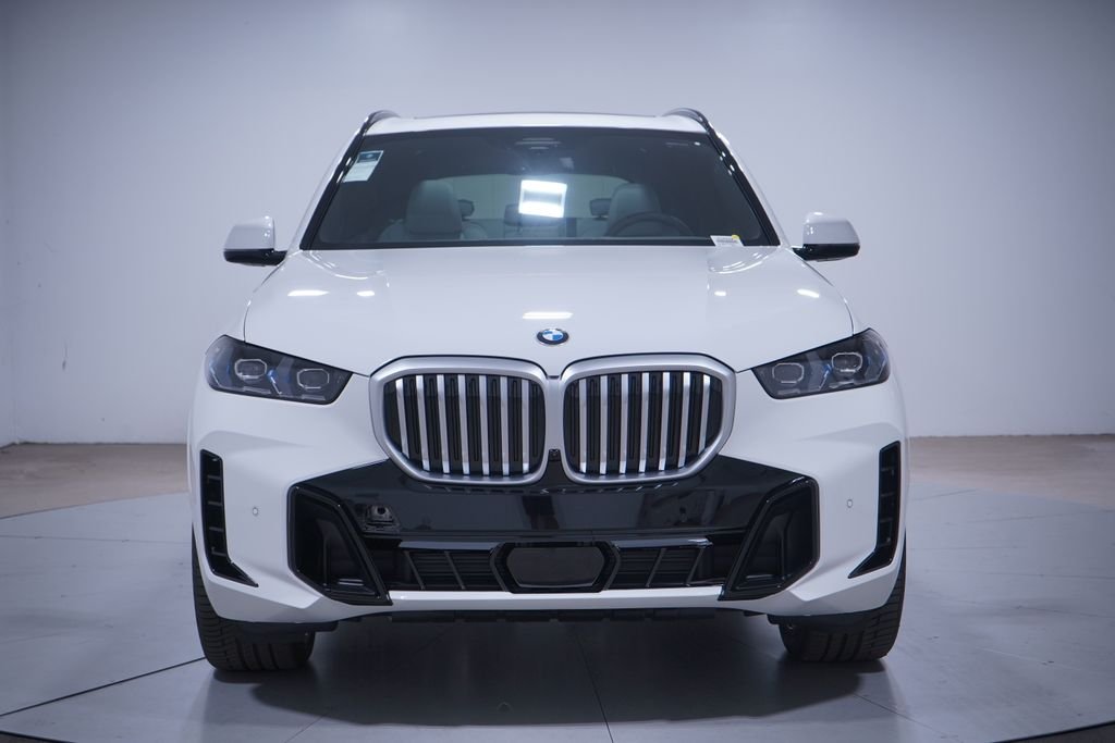 New 2026 Alpine White BMW sDrive40i image 4