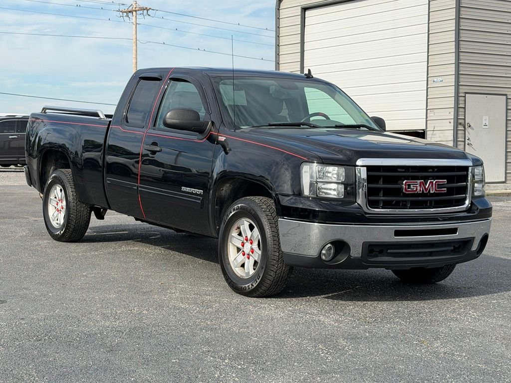 Used 2011 Black GMC SLE image 2