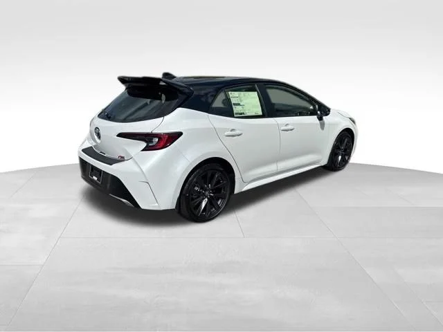 2026 Toyota Corolla Hatchback XSE - Photo 6