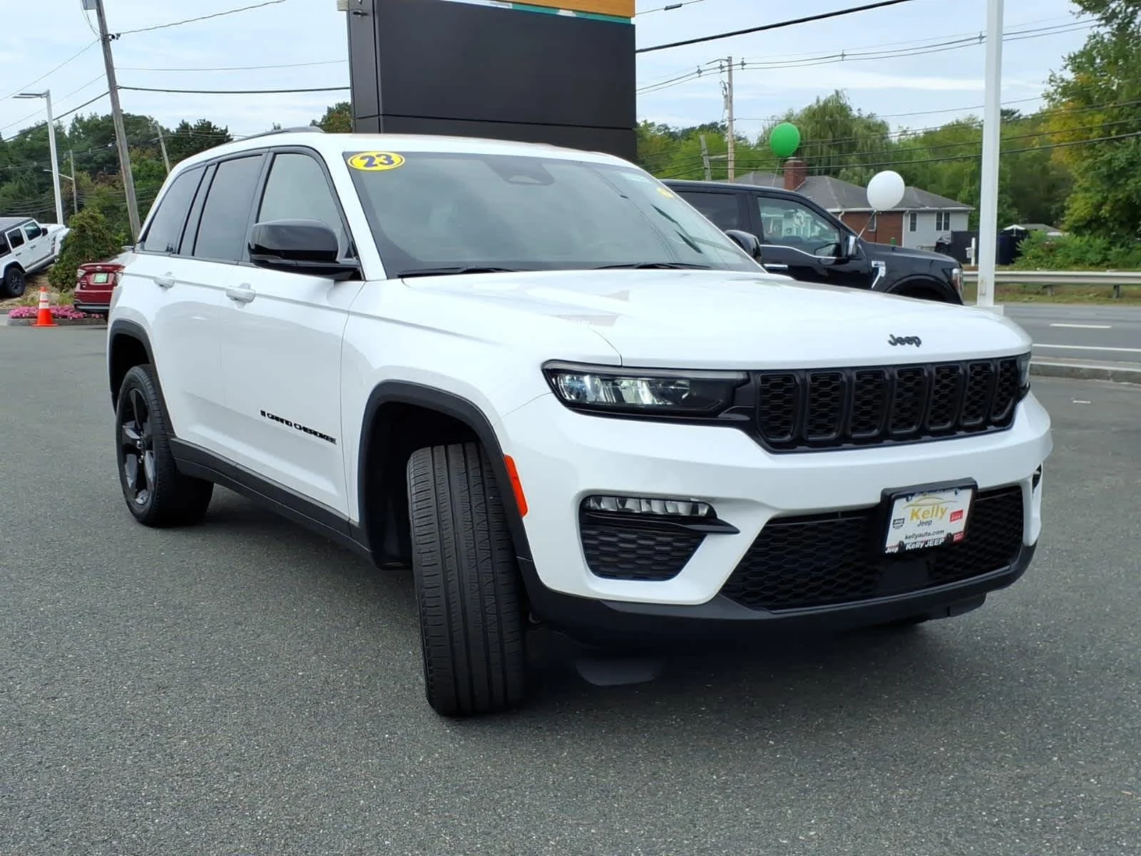 Used 2023 Bright White Clearcoat Jeep Limited image 5
