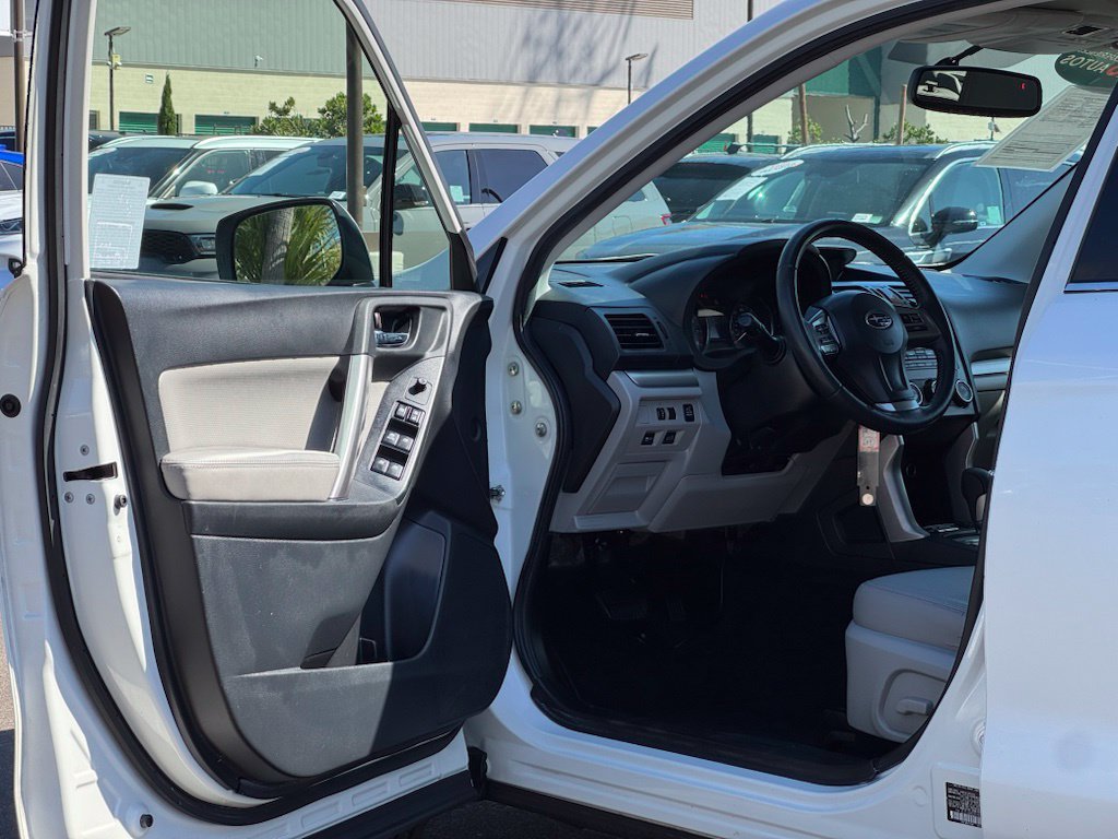 Used 2015 Satin White Pearl Subaru 2.5i Limited image 7