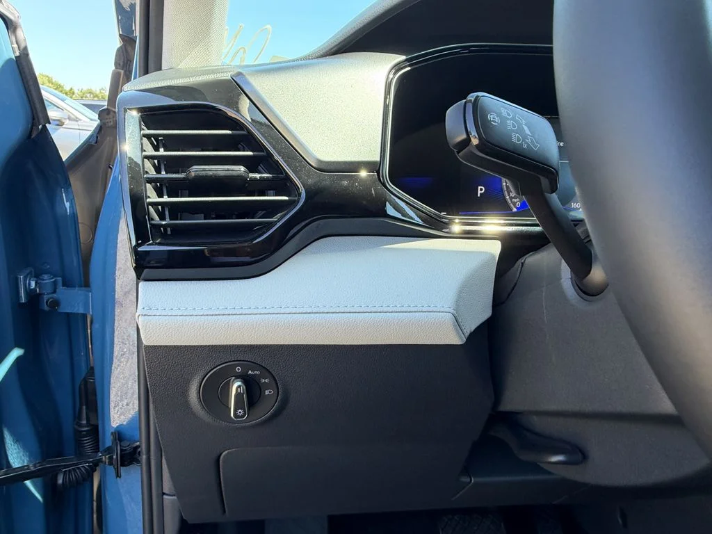 New 2026 Monterey Blue Pearl Volkswagen 1.5T S image 18