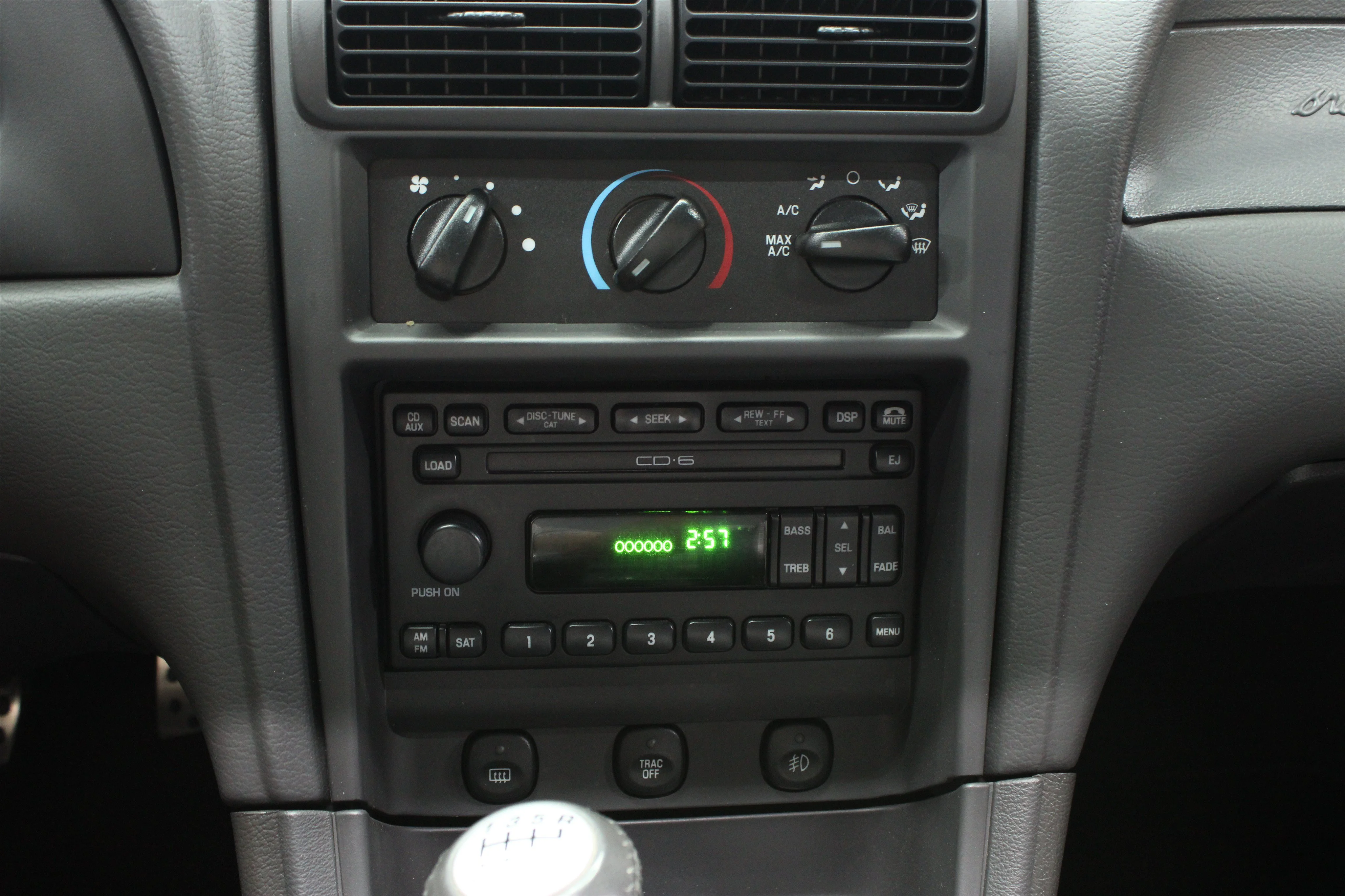 2004 Ford Mustang Cobra SVT - Photo 13