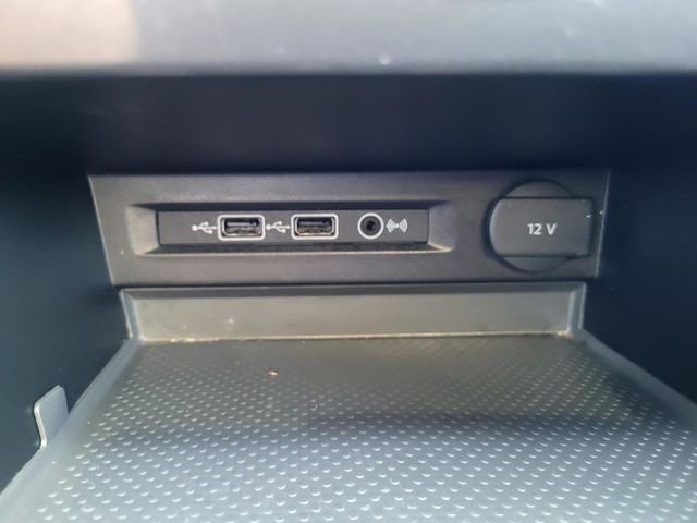 Used 2019  Volkswagen  image 18