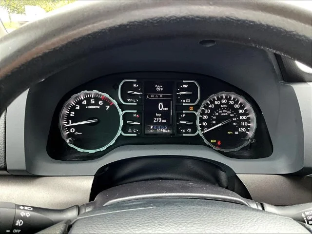 Used 2018 Red Toyota SR5 image 14
