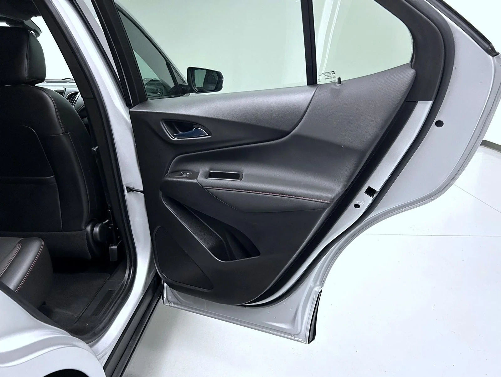 Used 2022 Silver Chevrolet RS image 17