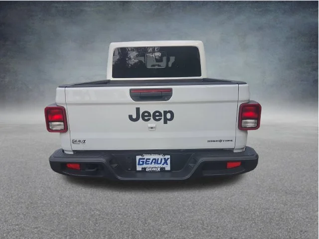 Used 2025 White Jeep High Tide image 6