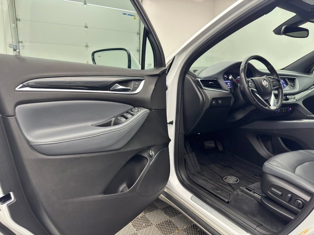 Used 2023 Summit White Buick Essence image 15