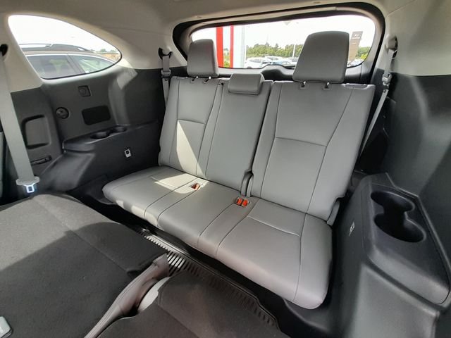 Used 2021  Toyota XLE image 47