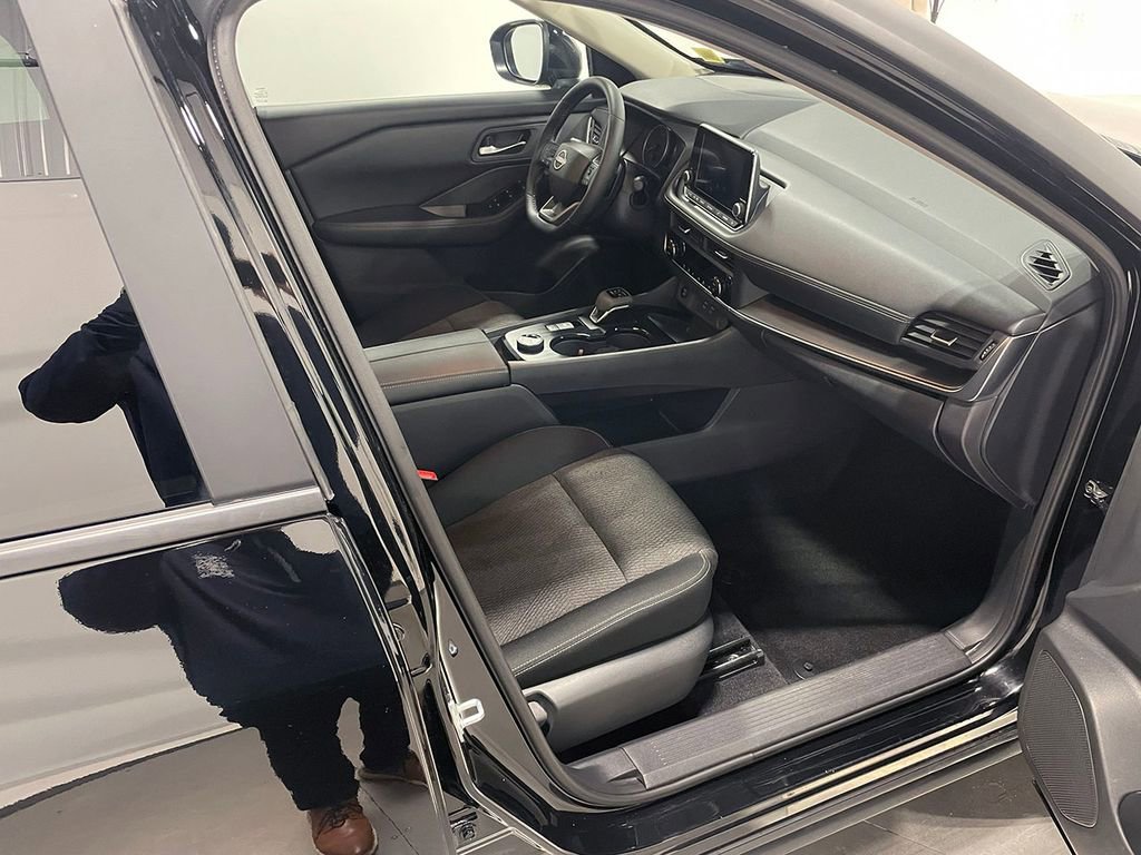 Used 2026  Nissan SV image 29