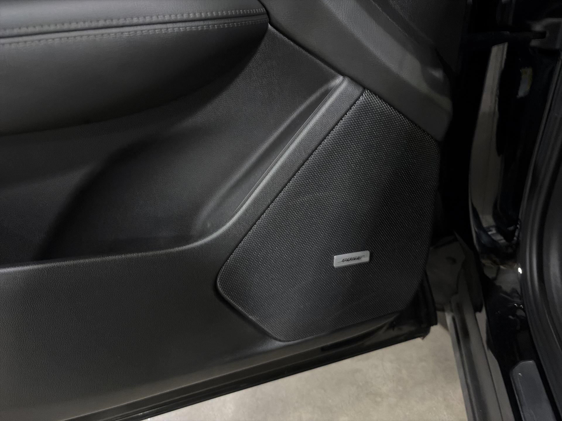 Used 2025 Stellar Black Metallic Cadillac Premium Luxury image 25
