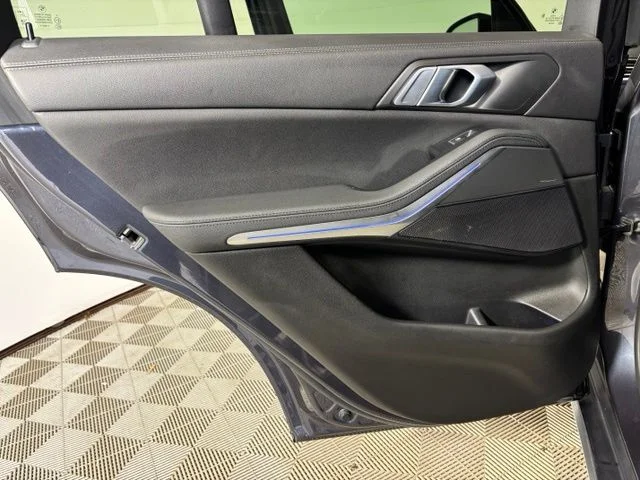 Used 2019 Gray BMW xDrive40i image 20