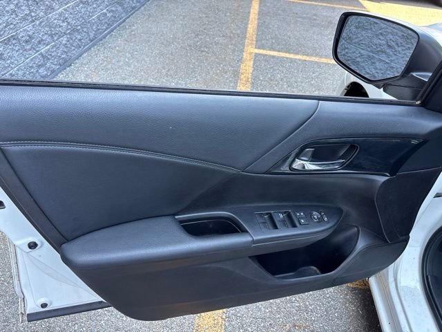 Used 2014 White Honda Sport image 14