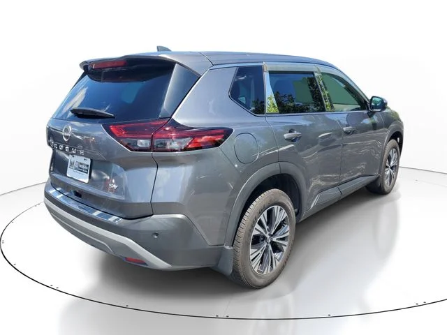 Used 2022 Gray Nissan SV image 4