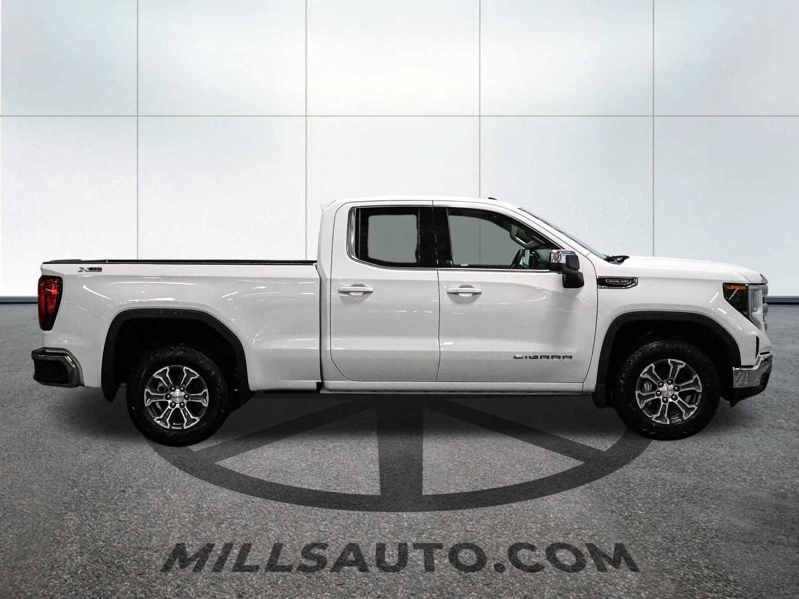 New 2026 White GMC SLE image 9