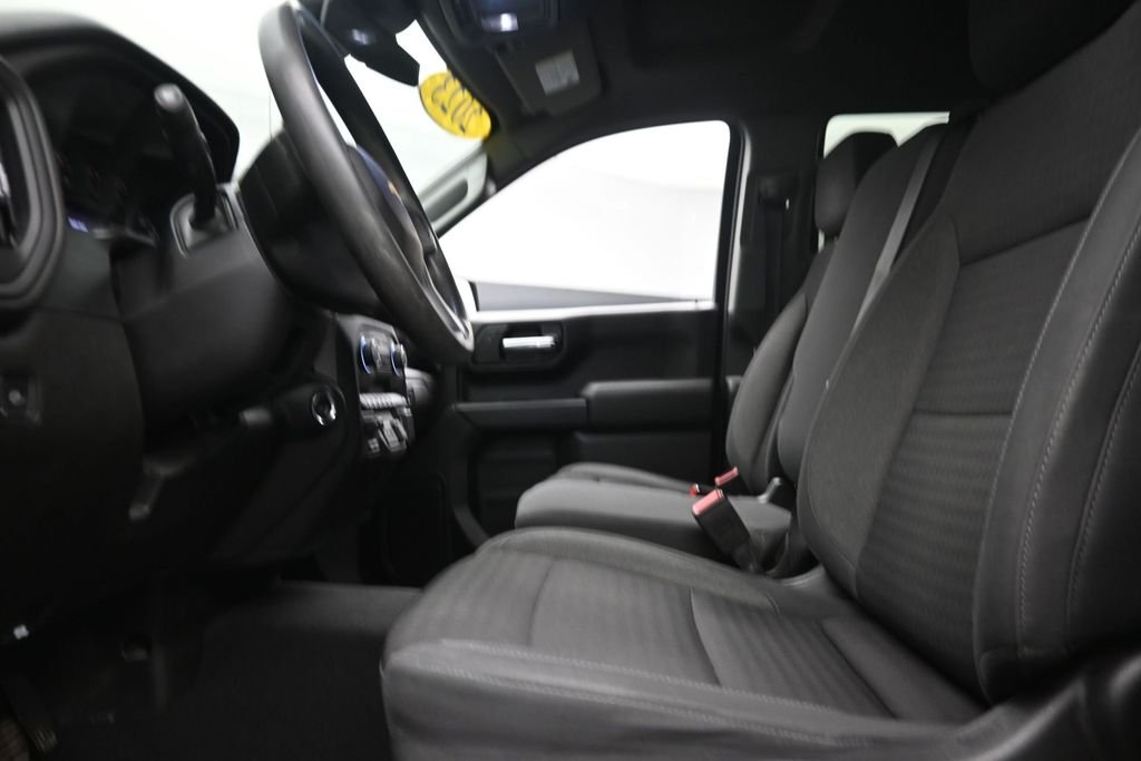 Used 2023 White Chevrolet Custom image 16