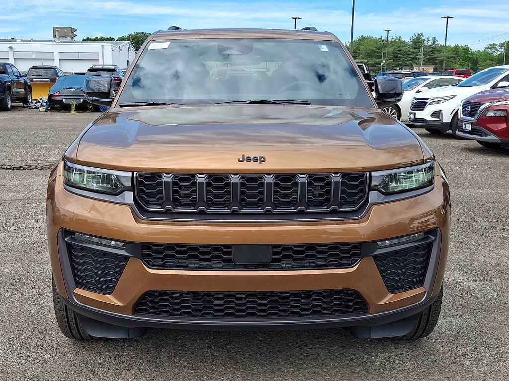 New 2026 Copper Shino Metallic Clear-Coat Exterior Paint Jeep Limited image 2