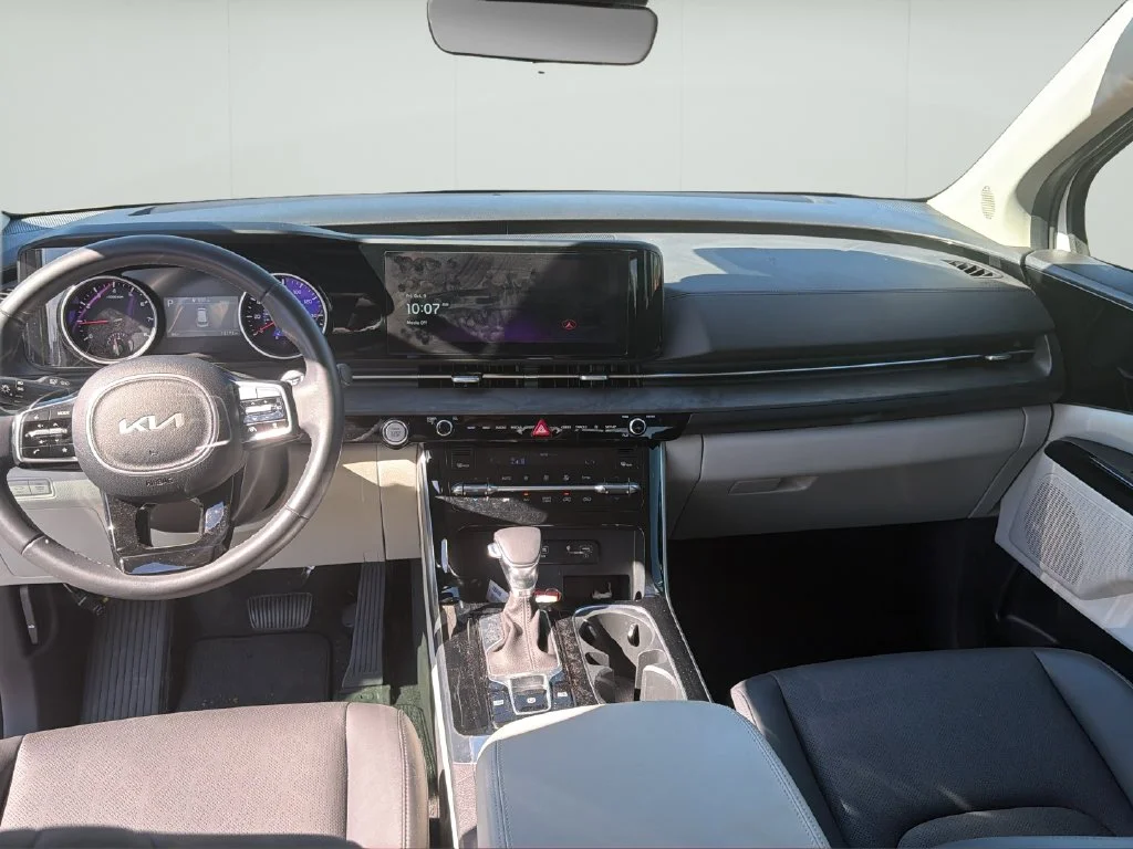 Used 2024 White Kia EX image 10