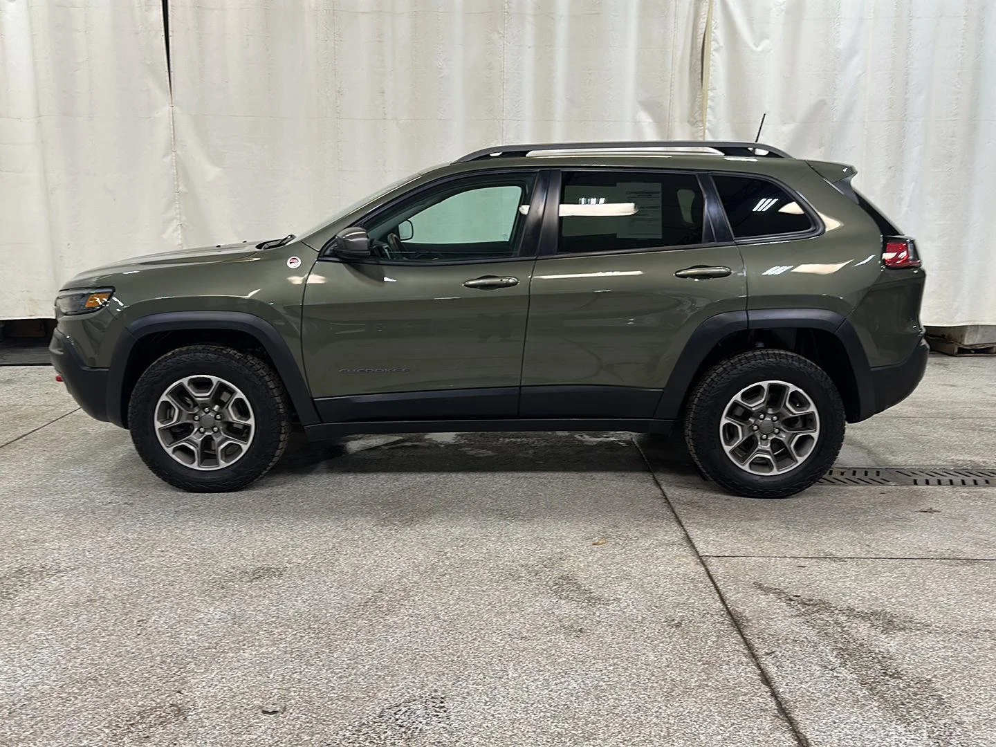 Used 2021 Jeep Cherokee Trailhawk with VIN 1C4PJMBX0MD253041 for sale in Waconia, Minnesota