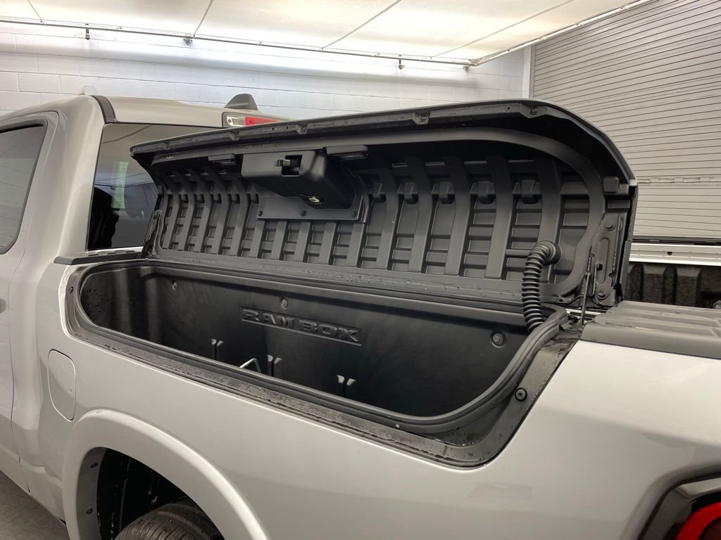 New 2026 Billet Silver Metallic Clear-Coat Exterior Paint RAM Laramie image 9