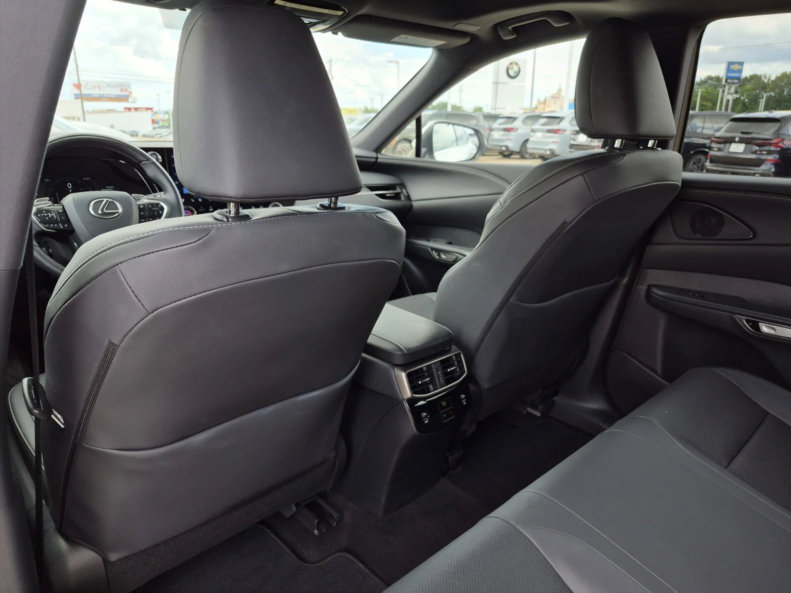 Used 2025 White Pearl Lexus RX 350 Premium image 18
