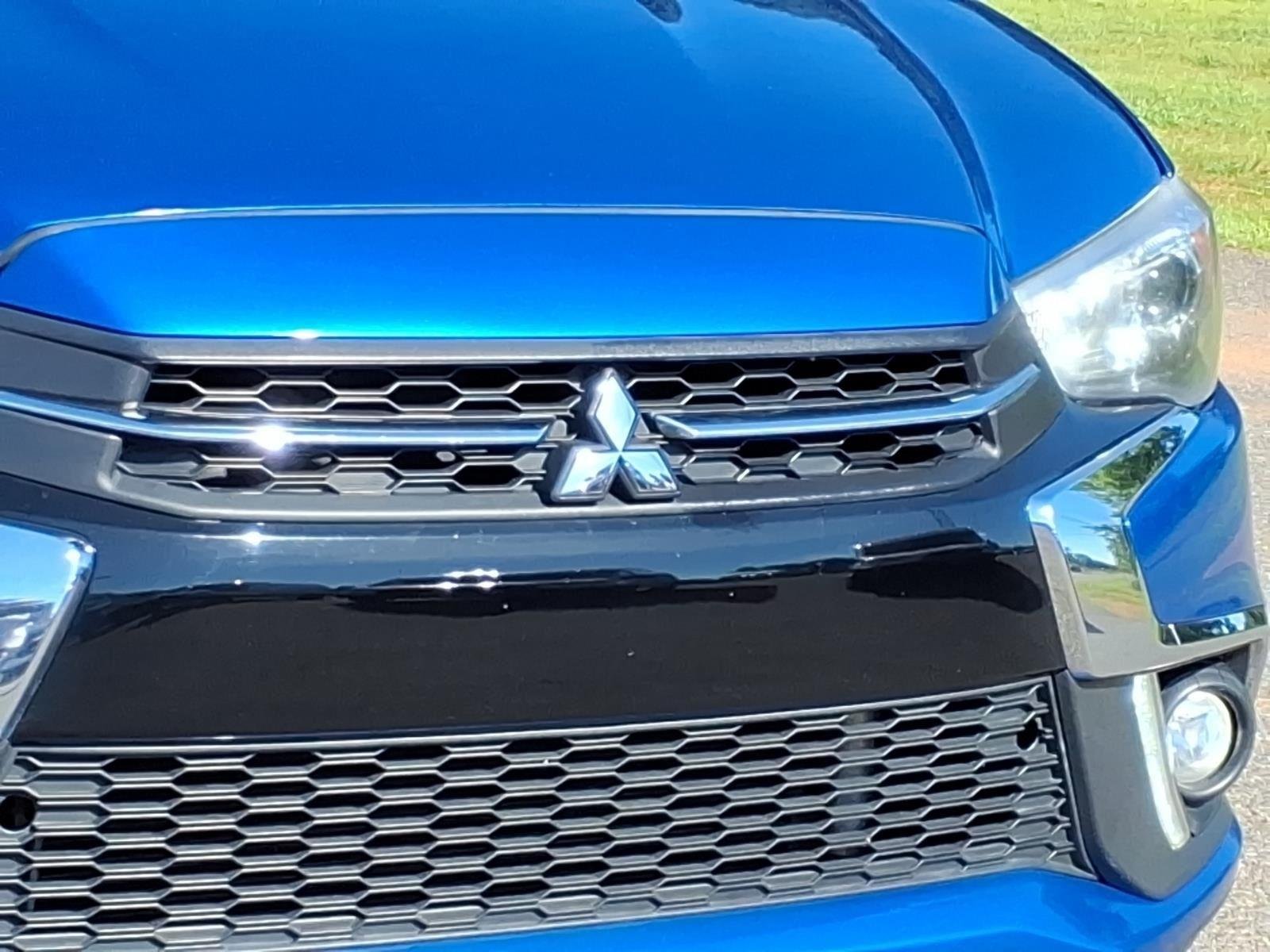 Used 2019 Octane Blue Metallic Mitsubishi SE 2.0 image 13