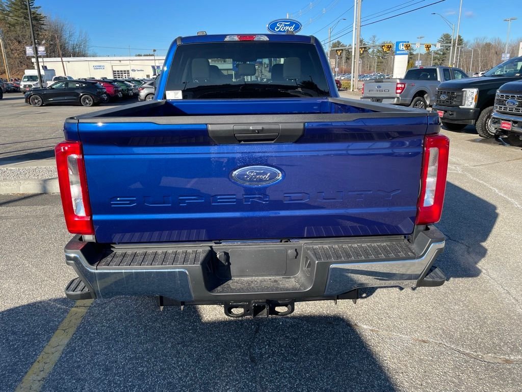 New 2026 Blue Ford XLT image 4
