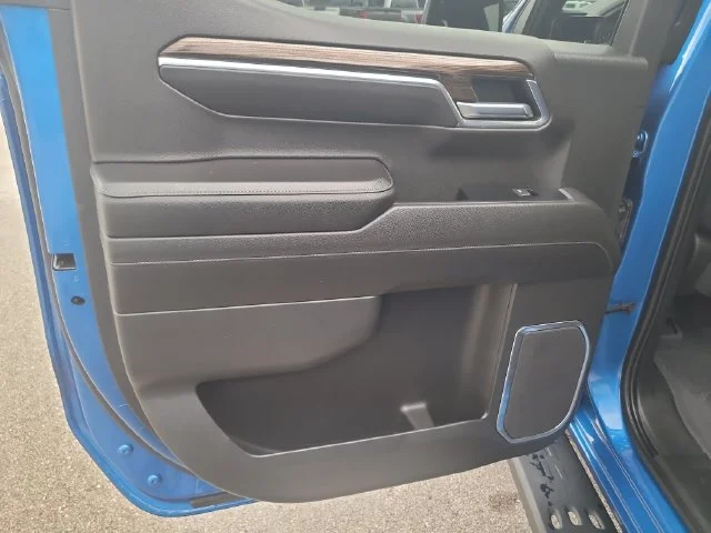Used 2022 Blue Chevrolet LT Trail Boss image 12