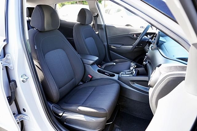 Used 2023 Silver Hyundai SEL image 11