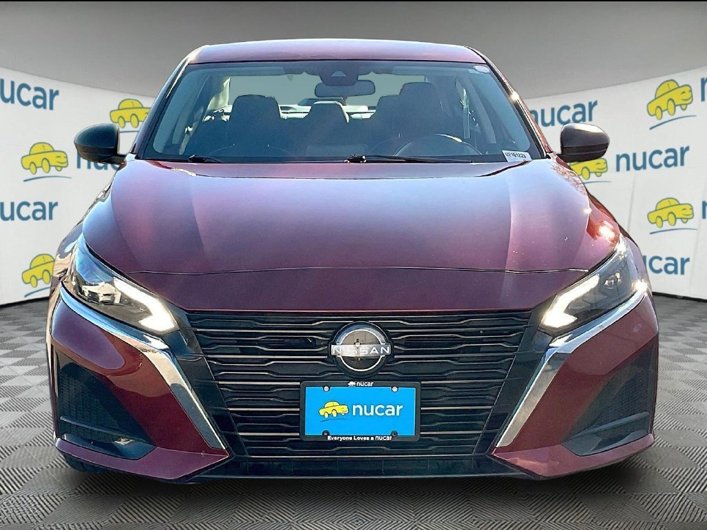 Used 2024 Scarlet Ember Nissan 2.5 SV image 2