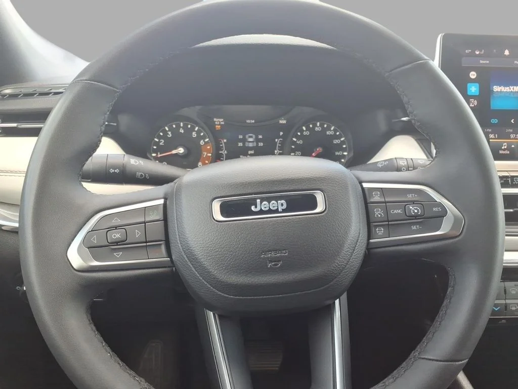 Used 2024 White/off-white Jeep Limited image 26
