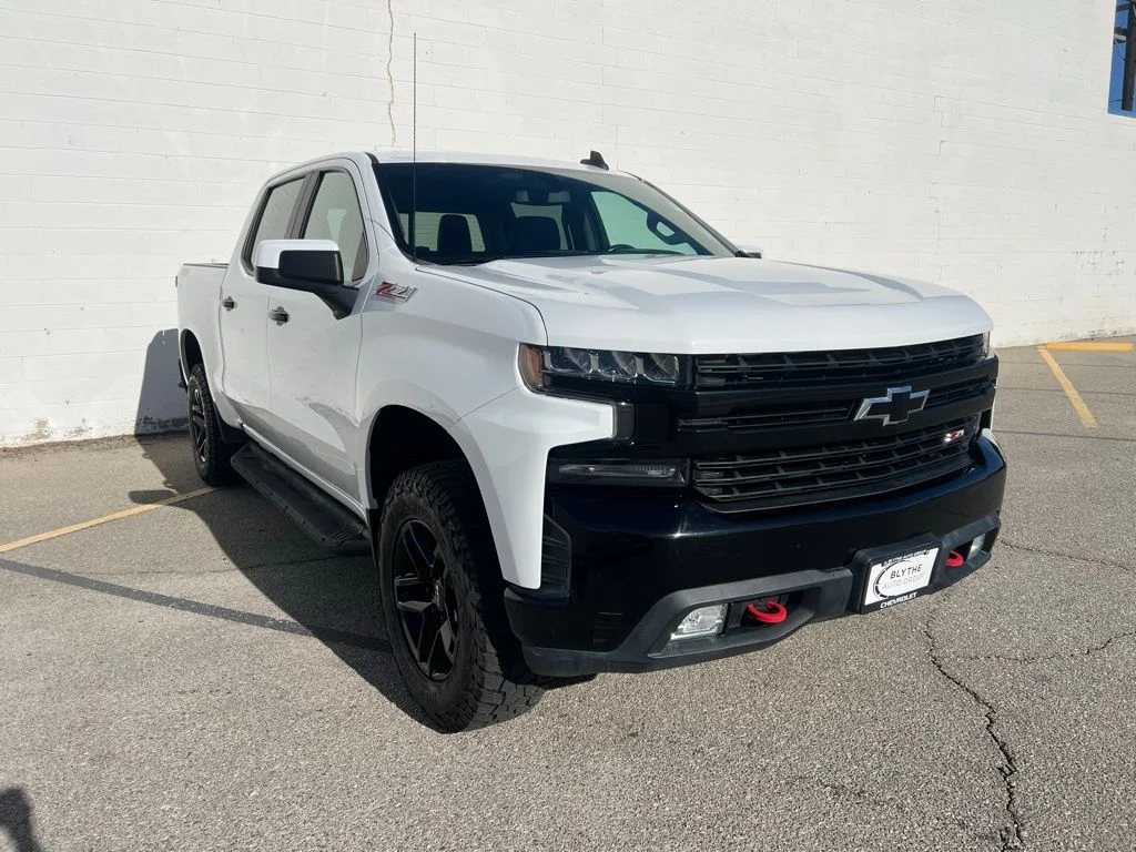 Used 2020 Summit White Chevrolet LT Trail Boss image 7