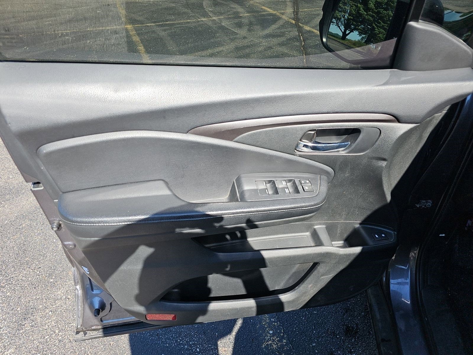 Used 2018 Gray Honda EX-L image 18