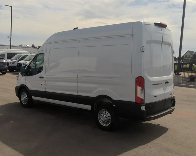 New 2026 Oxford White Ford Base image 4