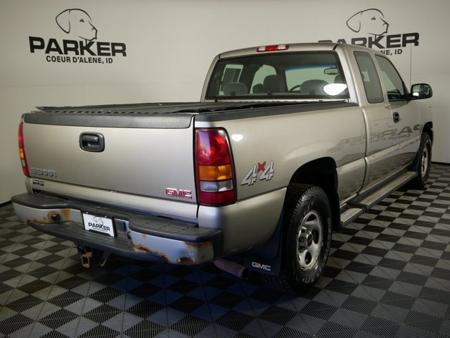 Used 2003 Pewter Metallic GMC  image 5