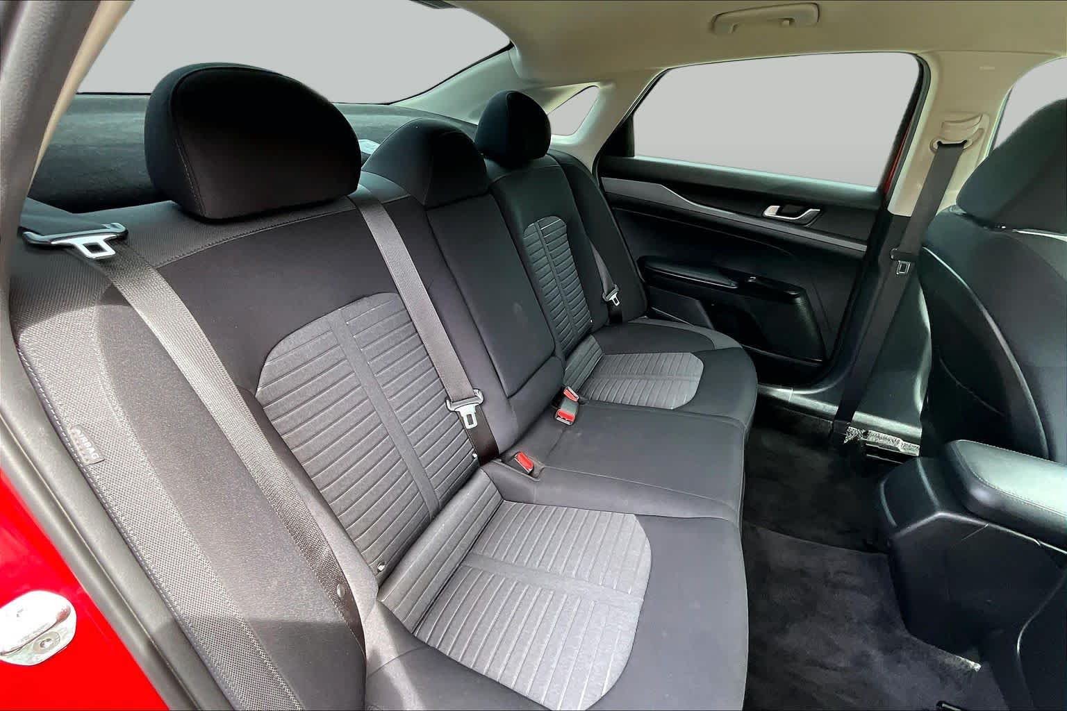 Used 2025 Runway Red Kia LXS image 37