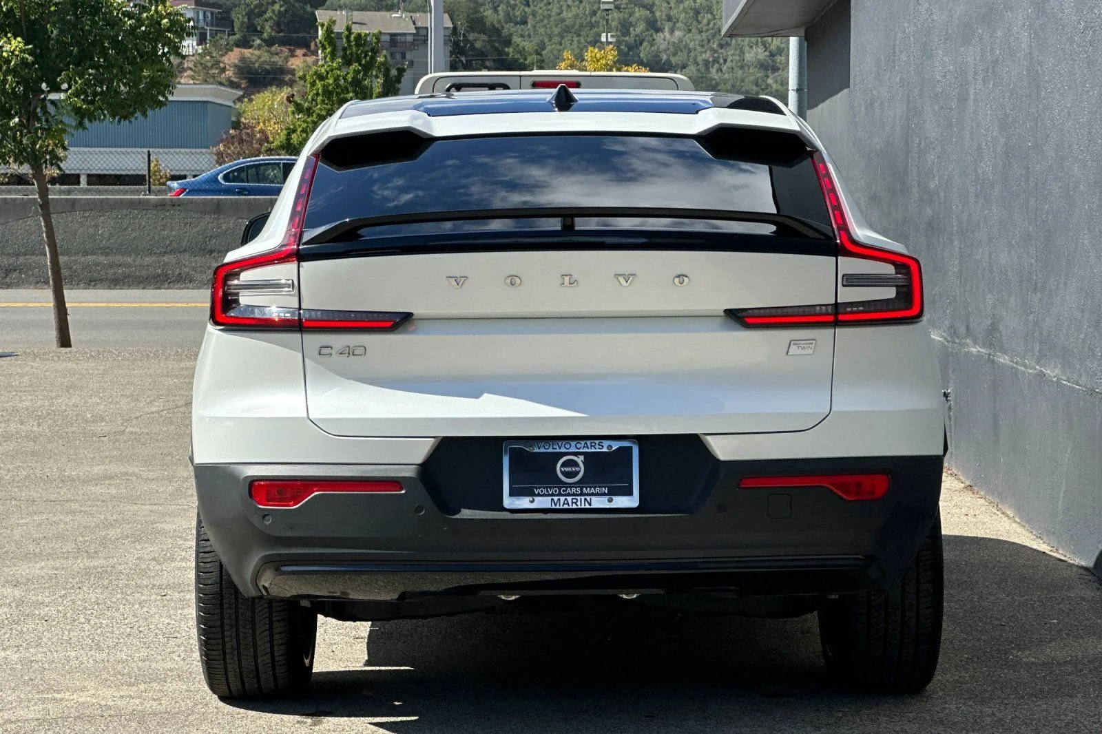 Certified Used 2023 Crystal White Volvo Ultimate image 8