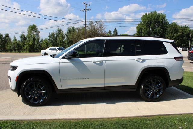 New 2026 Bright White Clearcoat Jeep Limited image 34