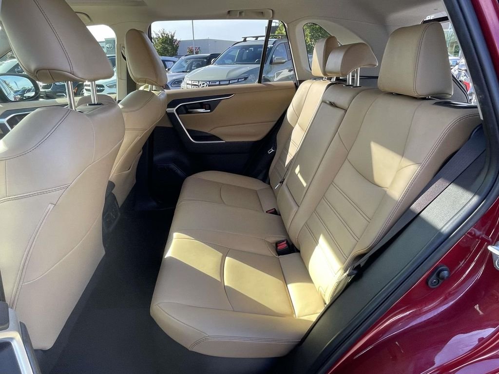 2021 Toyota RAV4 XLE Premium - Photo 3
