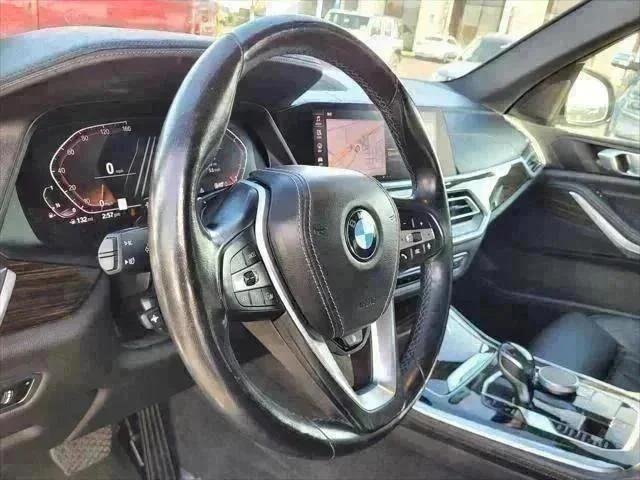Certified Used 2019 White BMW xDrive40i image 12
