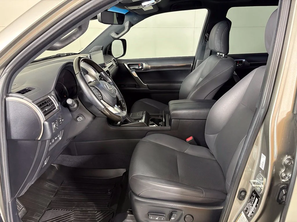 Used 2023 Silver Lexus 460 image 15