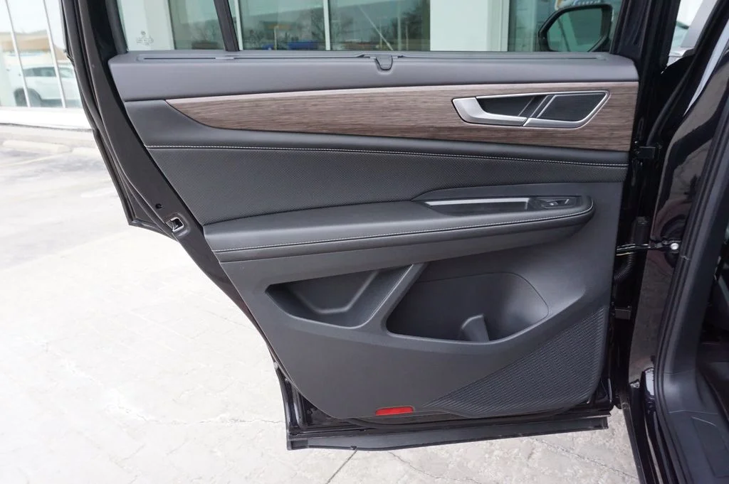 New 2026 Black Volkswagen 2.0T SEL image 30