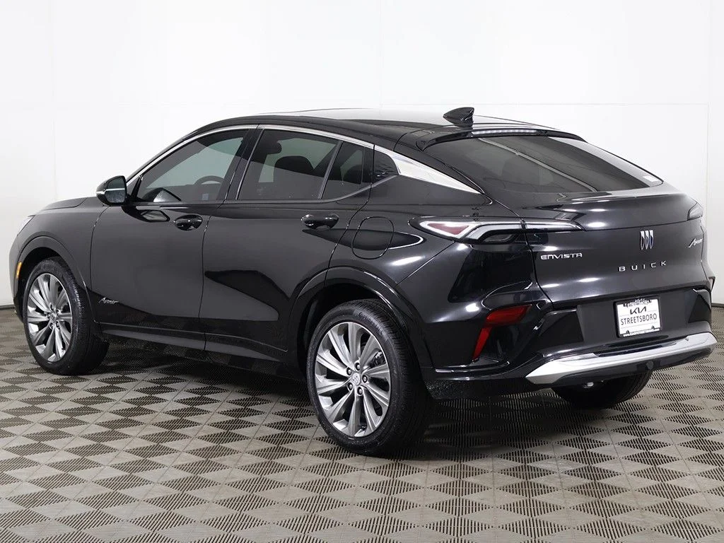 Used 2024 Black Buick Avenir image 9